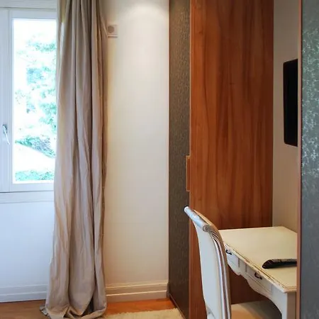 Silver Villa *